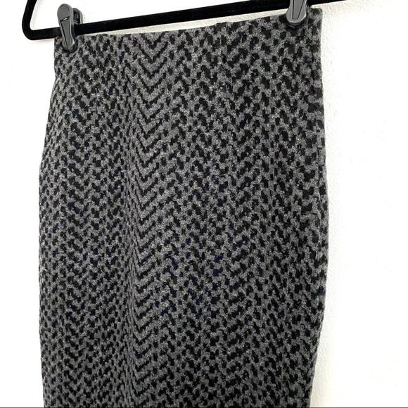 D. Exterior Wool Blend Herringbone Skirt Size XS - Picture 2 of 7